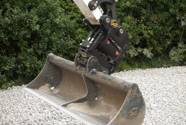 Tilting Quick Coupler - Image 3